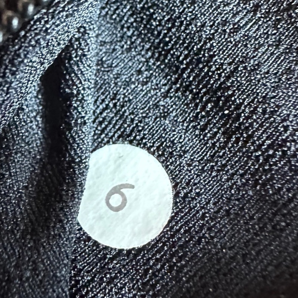 Lululemon Stride Hoodie Women Size 6 Gray Striped Full Zip Thumbholes - Picture 8 of 9
